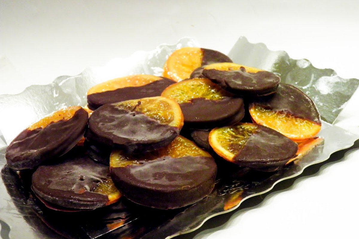 Naranjas confitadas con chocolate